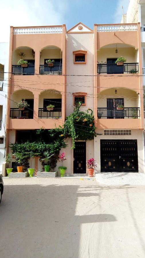 Delices Chez L'Habitant Diack Dakar Exterior foto
